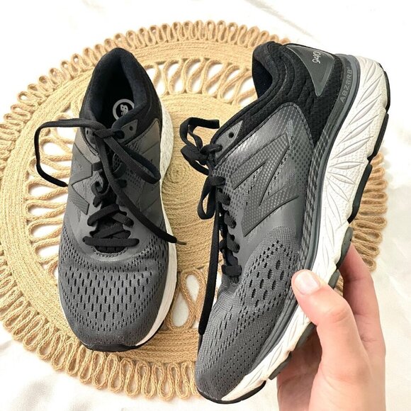 New Balance Black 940 V4 Low Top Sneakers Women's Size 7.5 - Picture 1 of 10